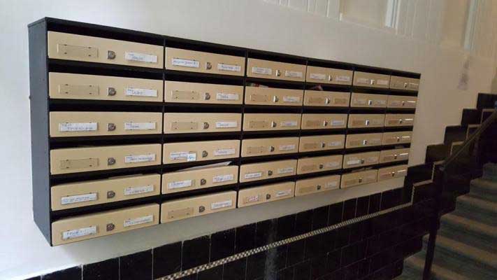 Read more about the article Régi társasházi postaládák cseréje: mire kell figyelnie a közös képviselőnek?